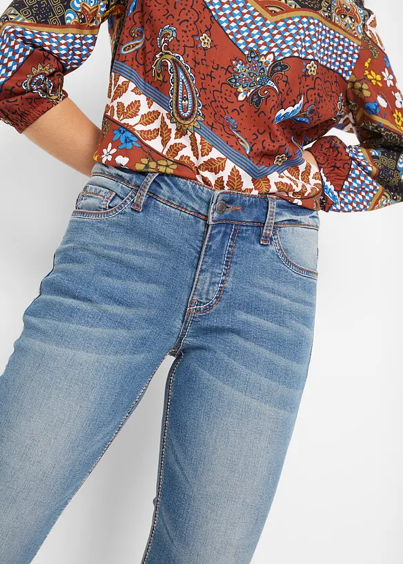 Straight stretch jeans, mid waist, bonprix