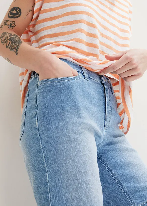 Straight jeans bermuda, mid waist, bonprix