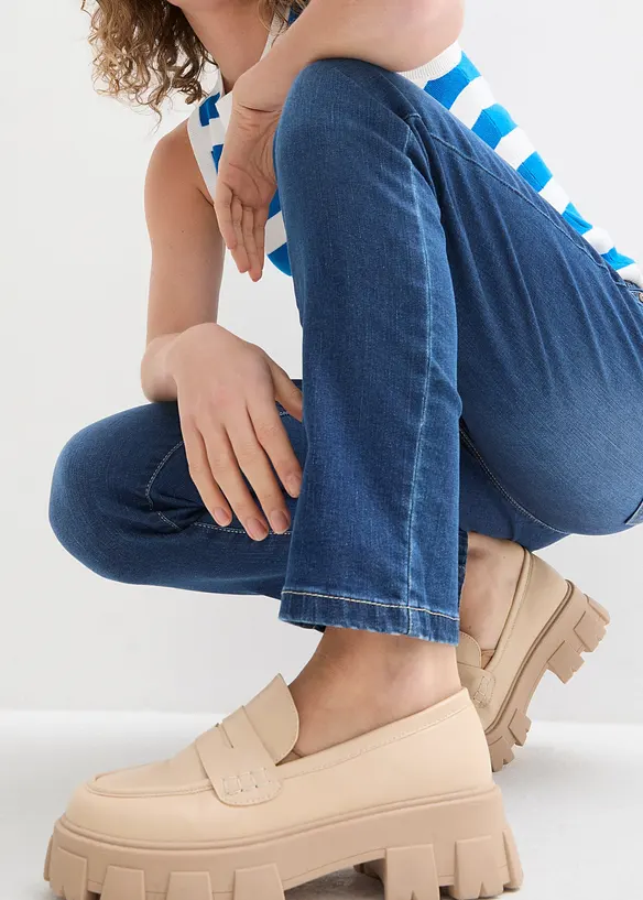 Stretch boyfriend jeans, mid waist, bonprix