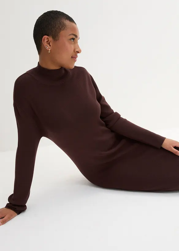 Gebreide maxi jurk met opstaande kraag, lange mouw, bonprix