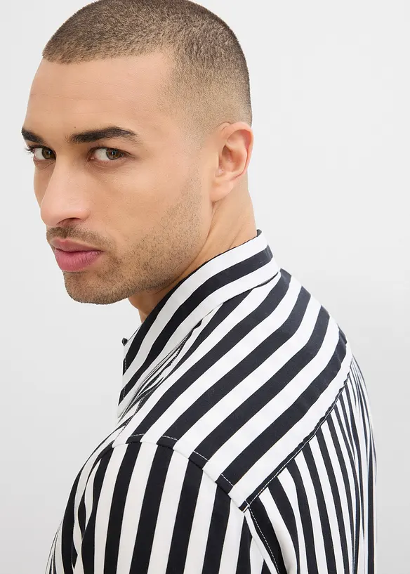 Overhemd met korte mouwen van zachte viscose, bonprix
