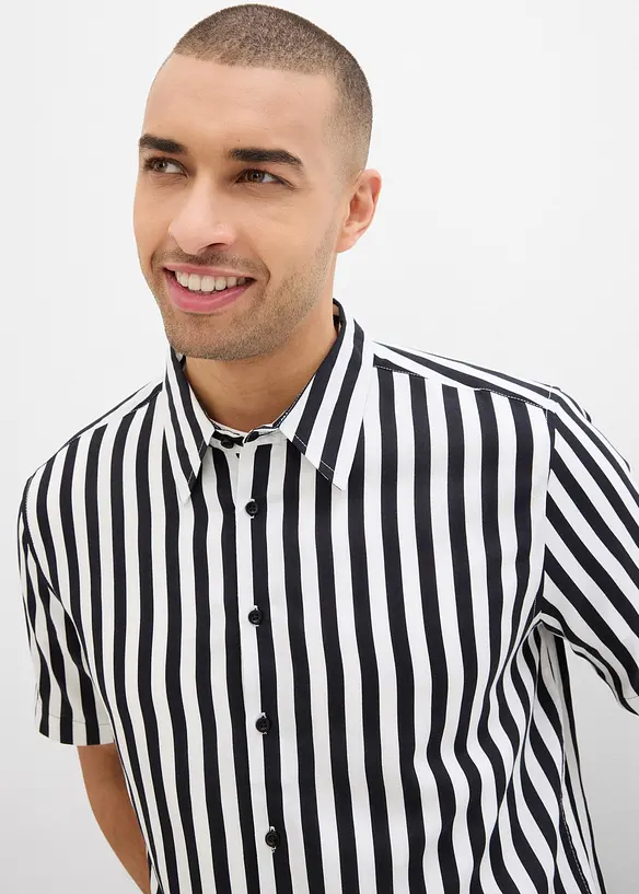 Overhemd met korte mouwen van zachte viscose, bonprix