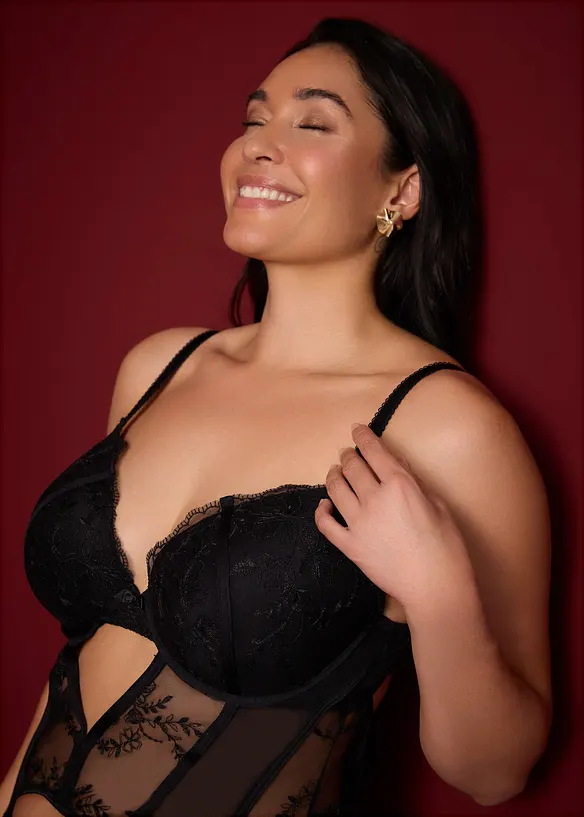 Bustier met beugels en string met elegant borduurwerk (2-dlg set), bonprix