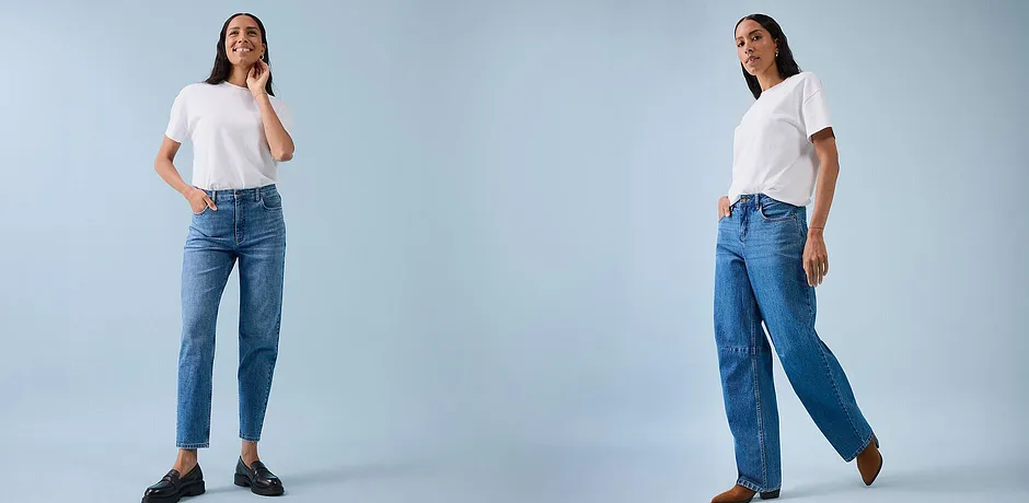 Klassieke casual look: Witte T-shirts gecombineerd met blauwe spijkerbroeken en trendy schoenen.