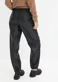 Parachute broek van imitatieleer, bonprix