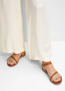 Sandalen van Mustang, Mustang