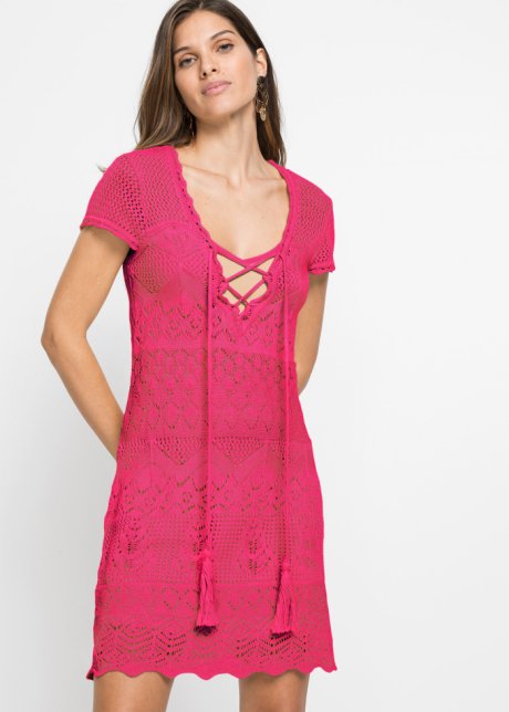 Moderne, gebreide jurk een mooi patroon pinklady