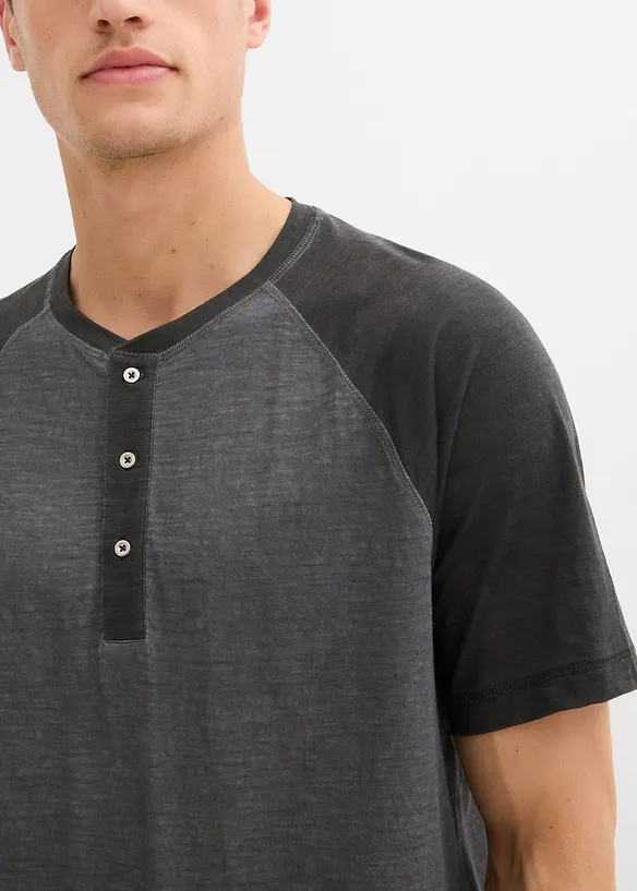 Henley shirt met korte mouwen in gewassen look van puur biologisch katoen, bonprix