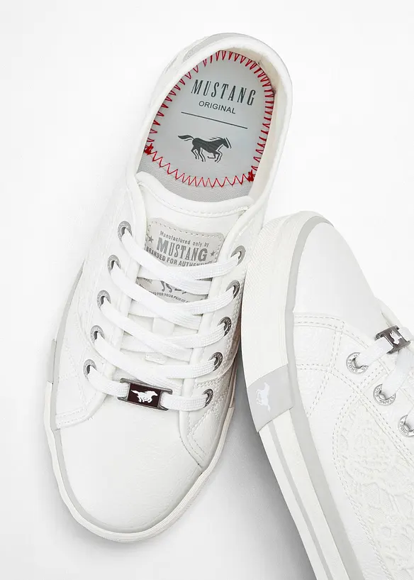 Sneakers van Mustang, Mustang