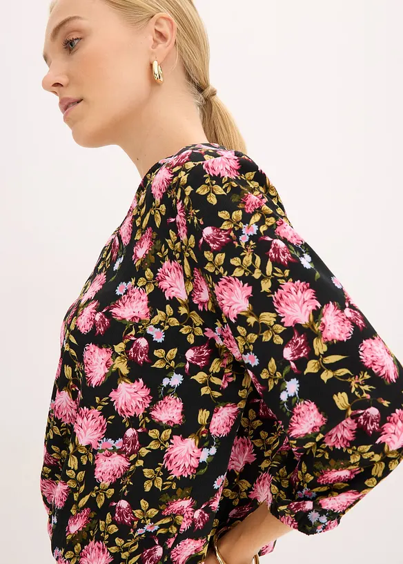 Chiffon blouse met bloemenprint en ruches aan de zoom, bonprix